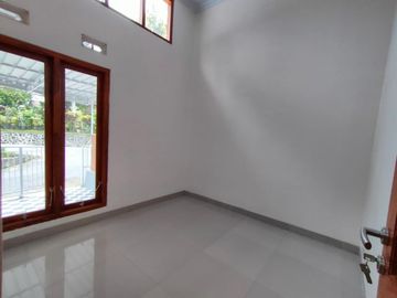 RUMAH SIAP HUNI HARGA ALL IN TEPI JALAN DI SLEMAN