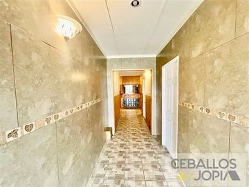 Casa en venta de 8 dorm. en Villa Alemana