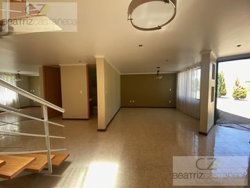 CASA EN VENTA USADA, ESQUINA, DOS NIVLES, TERRENO EXCEDENTE, SENDERO DE LOS PINOS, PACHUCA, HGO.