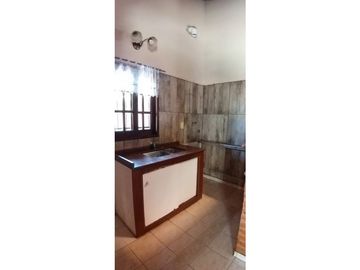 Chalet 5 dormitorios con piscina y jardín, Villa San Martín