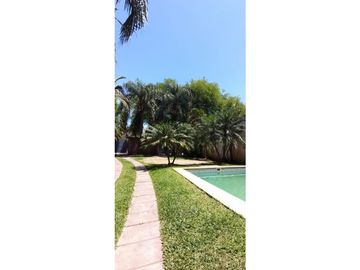 Chalet 5 dormitorios con piscina y jardín, Villa San Martín