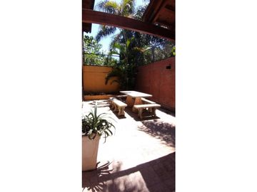Chalet 5 dormitorios con piscina y jardín, Villa San Martín