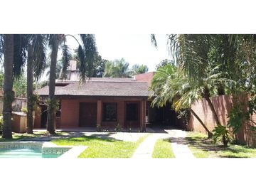 Chalet 5 dormitorios con piscina y jardín, Villa San Martín