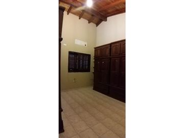 Chalet 5 dormitorios con piscina y jardín, Villa San Martín