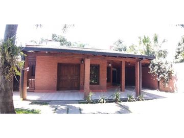 Chalet 5 dormitorios con piscina y jardín, Villa San Martín