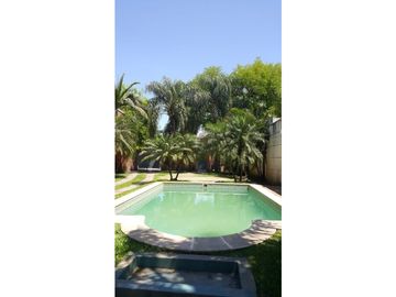 Chalet 5 dormitorios con piscina y jardín, Villa San Martín
