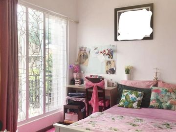 Rumah 2 lantai, SHM, Hadap Selatan, Underground Cable, Modern Hill, Pondok Cabe