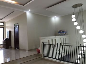 Rumah Strategis Luas 2lt Komplek di Pejaten Jakarta Selatan
