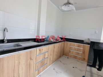 DEPARTAMENTO EN VENTA EN LA URBANIZACIÓN LOS SAUCES PIMENTEL
Un lugar seguro para vivir rodeado de parques y jardines,muy cerca de todo lo que necesi