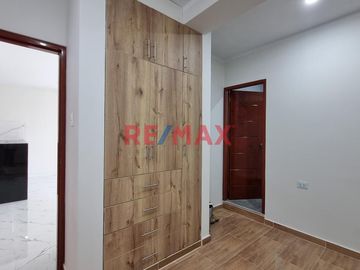 DEPARTAMENTO EN VENTA EN LA URBANIZACIÓN LOS SAUCES PIMENTEL
Un lugar seguro para vivir rodeado de parques y jardines,muy cerca de todo lo que necesi