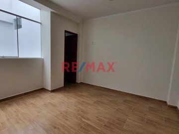 DEPARTAMENTO EN VENTA EN LA URBANIZACIÓN LOS SAUCES PIMENTEL
Un lugar seguro para vivir rodeado de parques y jardines,muy cerca de todo lo que necesi