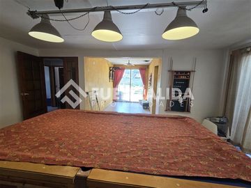 Casa en venta con 857m2 de terreno cercana a Plaza Ñuñoa