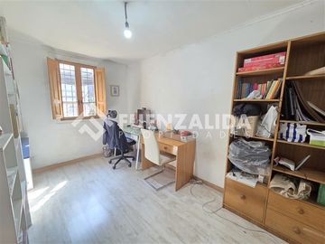 Casa en venta con 857m2 de terreno cercana a Plaza Ñuñoa