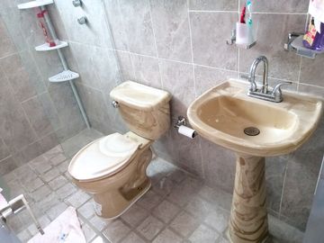CASA CON DEPARTAMENTOS EN VENTA, AVIACION CIVIL, CDMX