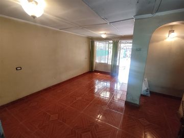 Linda Casa , El Libano con Sta Teresa de los And