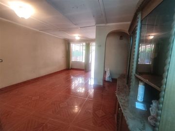 Linda Casa , El Libano con Sta Teresa de los And