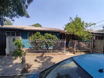 Linda Casa , El Libano con Sta Teresa de los And