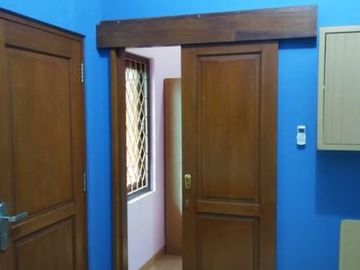 Rumah 1 lantai siap huni semi furnished di juragan sinda dekat ui depok