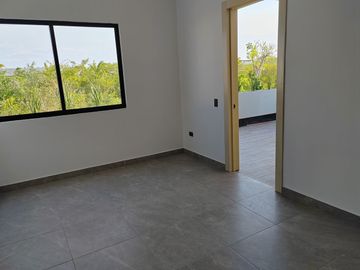 VENTA CASA EN PASEOS COUNTRY, MÉRIDA, YUCATÁN