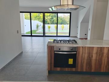 VENTA CASA EN PASEOS COUNTRY, MÉRIDA, YUCATÁN