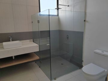 VENTA CASA EN PASEOS COUNTRY, MÉRIDA, YUCATÁN