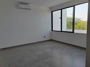VENTA CASA EN PASEOS COUNTRY, MÉRIDA, YUCATÁN