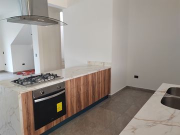 VENTA CASA EN PASEOS COUNTRY, MÉRIDA, YUCATÁN
