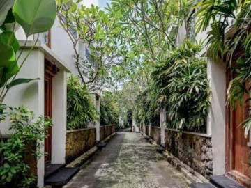 VILLA RUNNING DI LEBAH SARI PETITENGET BADUNG
