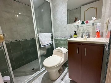 apartamento en venta en aguacatala. Cod V776179