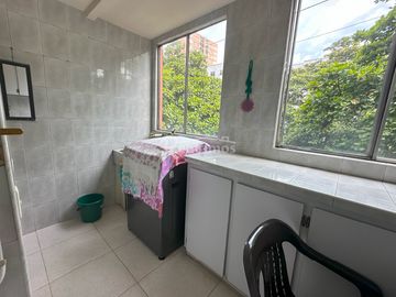 apartamento en venta en aguacatala. Cod V776179