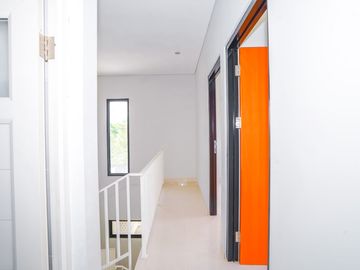 Rumah Asri 8 Menit ke Mall The Park Sawangan 2 Lt Dibantu KPR J-41132
