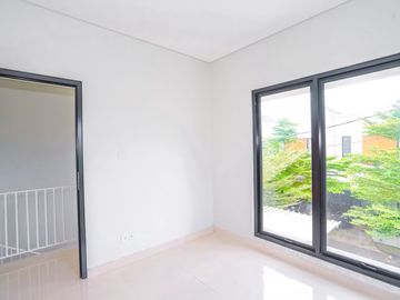 Rumah Asri 8 Menit ke Mall The Park Sawangan 2 Lt Dibantu KPR J-41132