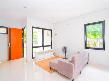 Rumah Asri 8 Menit ke Mall The Park Sawangan 2 Lt Dibantu KPR J-41132