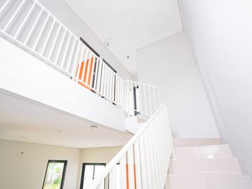 Rumah Asri 8 Menit ke Mall The Park Sawangan 2 Lt Dibantu KPR J-41132
