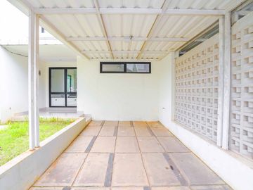 Rumah Asri 8 Menit ke Mall The Park Sawangan 2 Lt Dibantu KPR J-41132