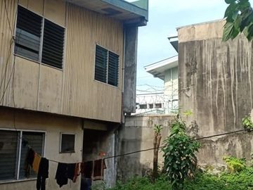 FOR SALE: Old House in 88 Cambridge Cubao, Quezon City