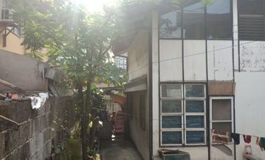 FOR SALE: Old House in 88 Cambridge Cubao, Quezon City
