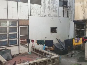 FOR SALE: Old House in 88 Cambridge Cubao, Quezon City