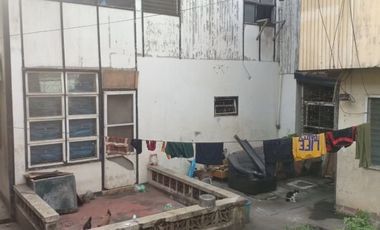 FOR SALE: Old House in 88 Cambridge Cubao, Quezon City