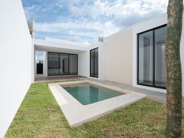 Casa en Venta Mérida, de 1 planta, Privada Nadira, Conkal ( Mod. Lúmina)