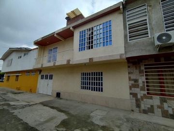 casa en venta en nueva floresta. Cod V16059