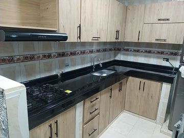 casa en venta en nueva floresta. Cod V16059
