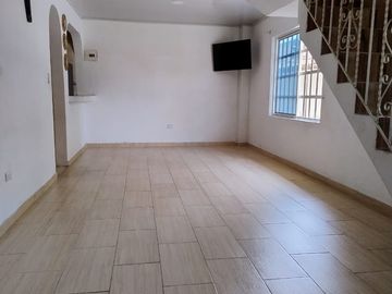 casa en venta en nueva floresta. Cod V16059