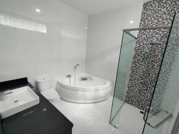 Rumah Lux 1 Lantai Lokasi Elit Siap Huni Batununggal Bandung