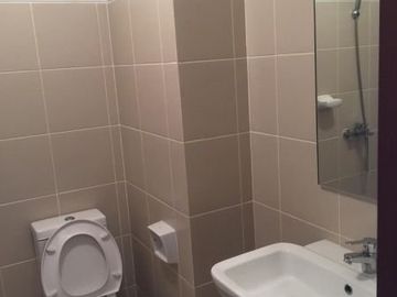 1BR RFO Condominium Unit in Makati Rent to Own near Makati Medical Center