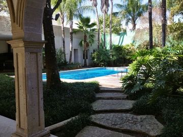 ESPECTACULAR CASA DE 1 PLANTA EN EL URO