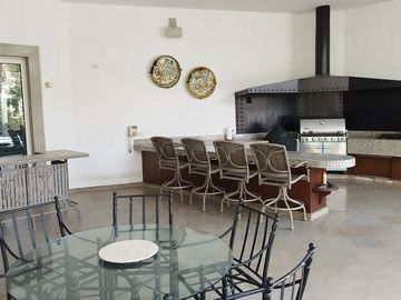 ESPECTACULAR CASA DE 1 PLANTA EN EL URO
