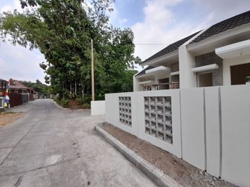 Mau Rumah Cantik di Klaten Dekat dari Exit Tol Manisrenggo