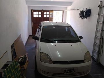 LATORRE PROP. VENDE HERMOSO CHALET DE 4 AMB CON PARQUE - A UNA CUADRA DE LA RUTA 11
