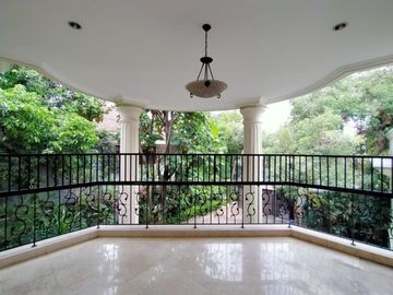 Town House di Cilandak dgn Kolam Renang & Unit Bagus Kondisi Semi Furnished HSE-A0523